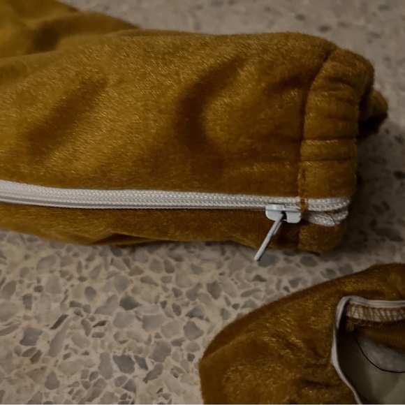 Winnie the Pooh Kids plush Costume Sz 12-18M Plush Head Piece Matching Slippers - Picture 8 of 8